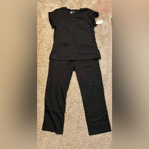 Adar Pro Women’s Scrubs Set